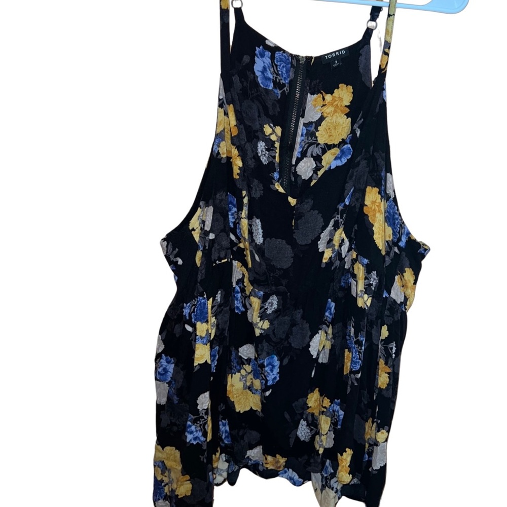 Size 3. Torrid top black with floral